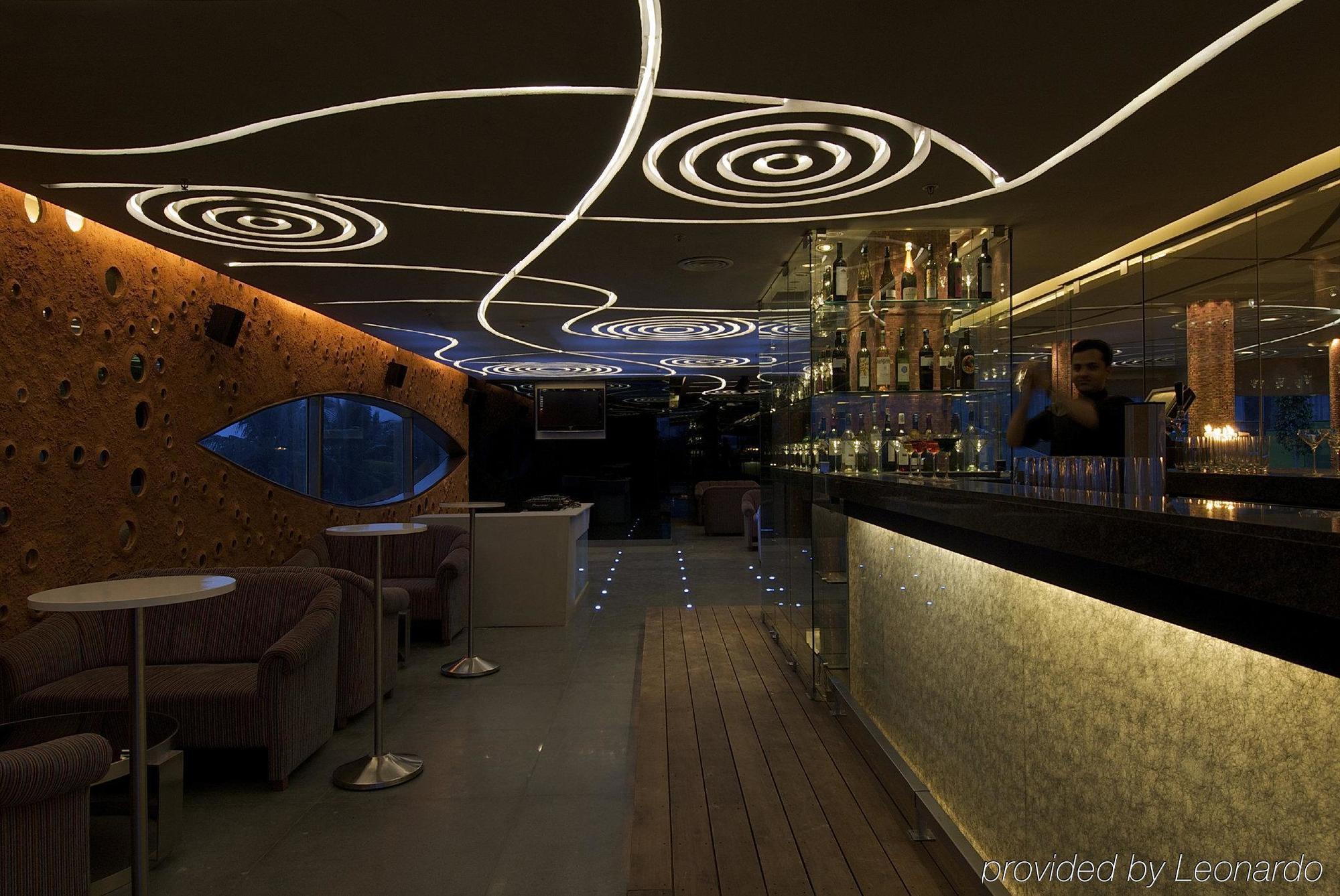 Vivanta Bengaluru, Whitefield Restoran foto